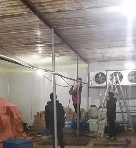 建筑保溫聚氨酯發泡機(圖2) 冷庫噴涂墻面內鋼構及外面彩鋼板
